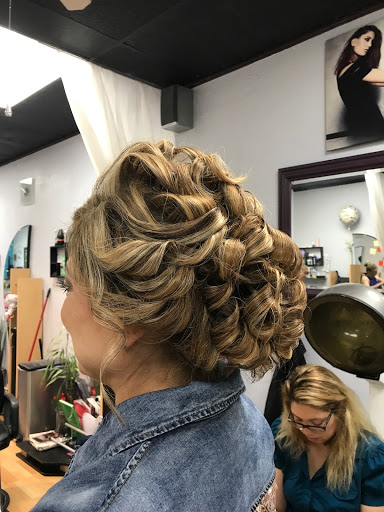 Hair Salon «Luna Beauty Salon», reviews and photos, 3474 South 13th Street, Milwaukee, WI 53215, USA