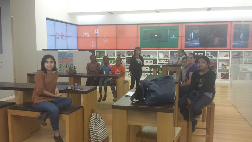 Computer Store «Microsoft Store», reviews and photos, 5015 Westheimer Rd A2421, Houston, TX 77056, USA