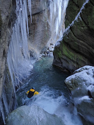 Photo n°3 de Un jour en Montagne - Canyoning Pyrénées à Gan ()