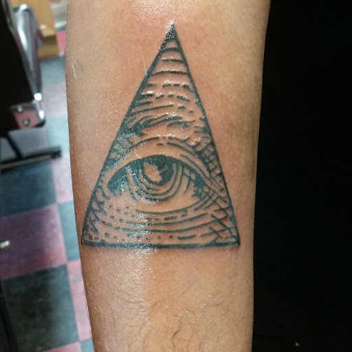 Tattoo Shop «Hall of Tattoos», reviews and photos, 328 E Main St, Norman, OK 73069, USA