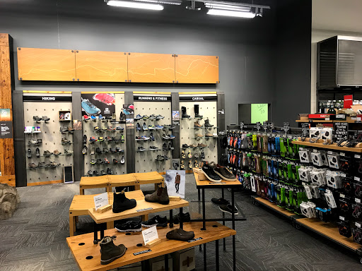 Camping Store «REI», reviews and photos, 6281 W 135th St, Overland Park, KS 66223, USA