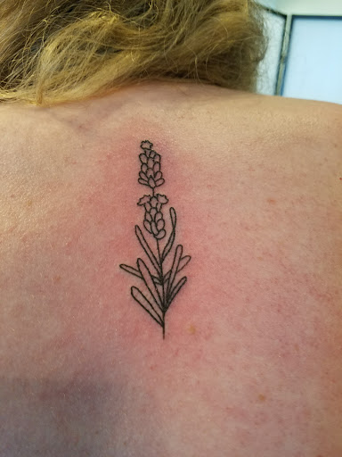 Tattoo Shop «White Whale Tattoo», reviews and photos, 650 E McMillan St, Cincinnati, OH 45206, USA