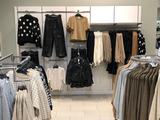 Clothing Store «H&M», reviews and photos, 701 Lynnhaven Pkwy # 1212, Virginia Beach, VA 23452, USA