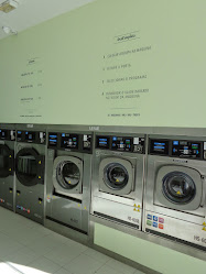 a lavandaria self-service