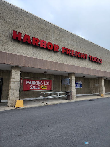 Hardware Store «Harbor Freight Tools», reviews and photos, 7600 la Crosse Ave, Burbank, IL 60459, USA
