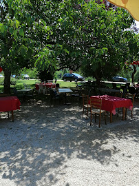 Atmosphère du Restaurant français L'Auberge du Peyrol - Chez Janine à Sergeac - n°15