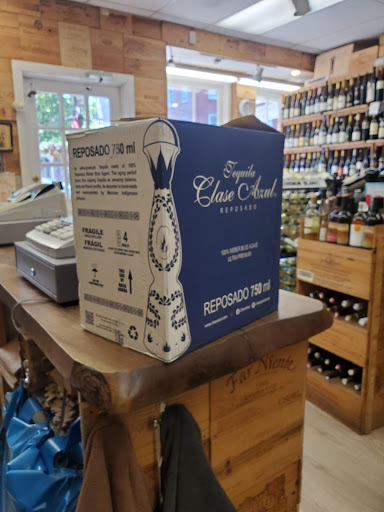 Liquor Store «Sag Harbor Liquor Store», reviews and photos, 52 Main St, Sag Harbor, NY 11963, USA