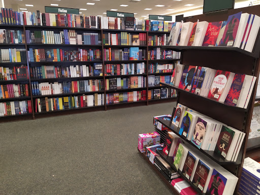 Book Store «Barnes & Noble», reviews and photos, 4100 Summit Plaza Dr, Louisville, KY 40241, USA