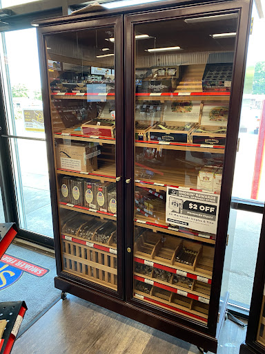 Tobacco Shop «Smokers Outlet», reviews and photos, 1446 E Kearney St, Springfield, MO 65803, USA