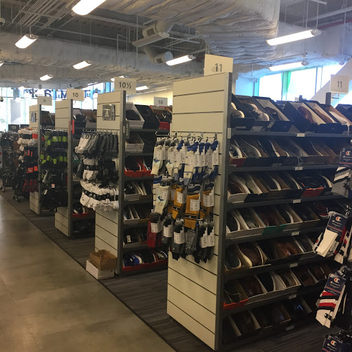 Department Store «Nordstrom Rack Skyview Center», reviews and photos, 4024 College Point Blvd, Flushing, NY 11354, USA