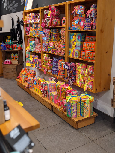 Cosmetics Store «Lush Cosmetics», reviews and photos, 21540 Hawthorne Blvd #414a, Torrance, CA 90503, USA