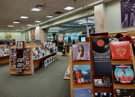 Book Store «Barnes & Noble», reviews and photos, 1317 Lloyd Center, Portland, OR 97232, USA