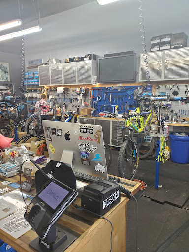 Bicycle Store «The Peddler Bicycle Shop - Cedar Park», reviews and photos, 13010 W Parmer Ln #500, Cedar Park, TX 78613, USA