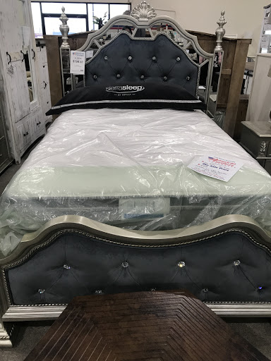 Furniture Store «American Furniture Warehouse», reviews and photos, 3900 W Gate City Blvd, Greensboro, NC 27407, USA
