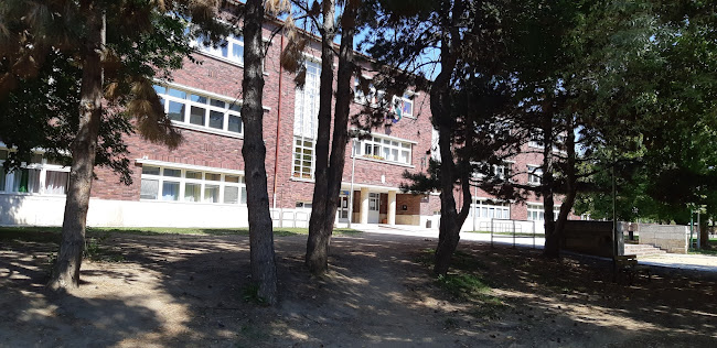 Nyitvatartás: Széna téri Általános Iskola