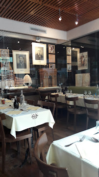 Atmosphère du Restaurant français Aux Arts et Sciences Réunis à Paris - n°12