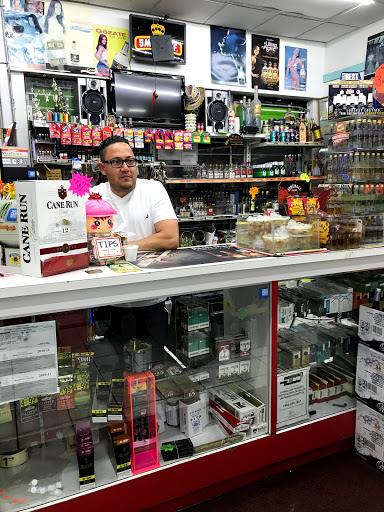 Liquor Store «PAPI LIQUORS and KEGS», reviews and photos, 1446 W 49th St, Hialeah, FL 33012, USA