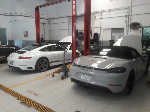 Porsche Centre Mérida