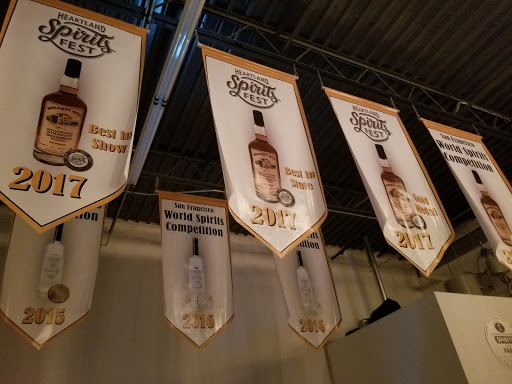 Liquor Store «FOX RIVER DISTILLING COMPANY», reviews and photos, 204 Dearborn Court Unit 110, Geneva, IL 60134, USA