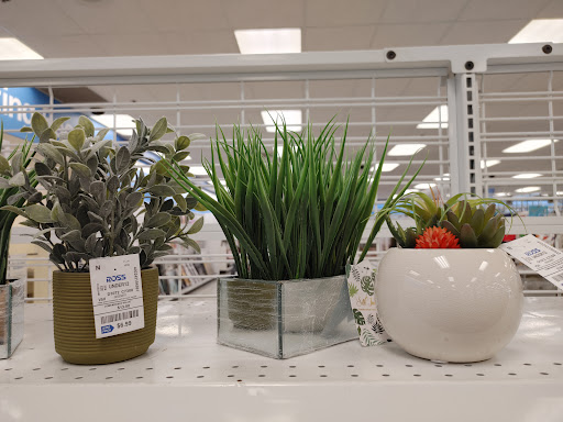 Clothing Store «Ross Dress for Less», reviews and photos, 1700 Lake Woodlands Dr, The Woodlands, TX 77380, USA