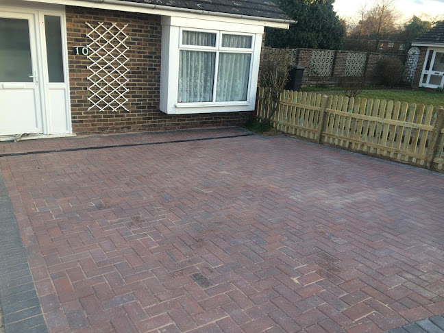 Reviews of Broadoak Landscapers in Watford - Construction company