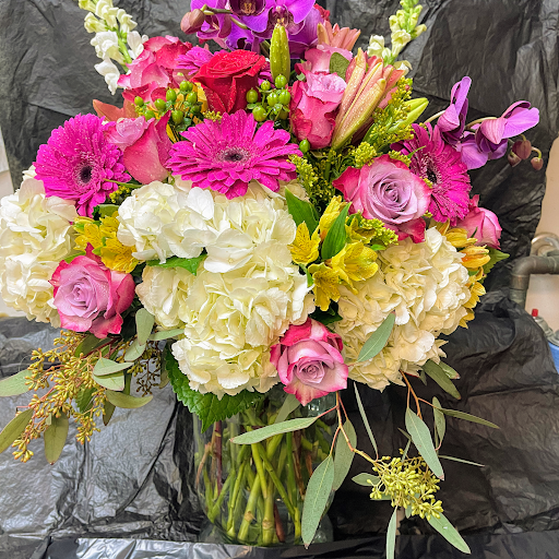 Florist «Just For You Flowers & Gifts (Same Day Delivery)», reviews and photos, 14 Washington St, Morristown, NJ 07960, USA