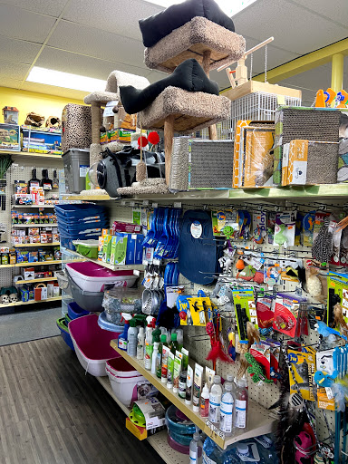 Pet Supply Store «Our Pet World», reviews and photos, 380 Semoran Commerce Pl, Apopka, FL 32703, USA