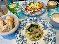 Café du Restaurant servant le petit-déjeuner La petite Bleue BRUNCH & COFFEE à Paris - n°4