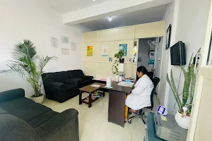 EVERSHINE DENTAL CLINIC image