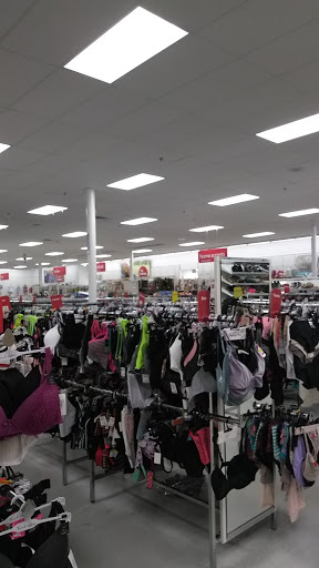 Department Store «Bealls Outlet», reviews and photos, 2738 W Hillsborough Ave, Tampa, FL 33614, USA