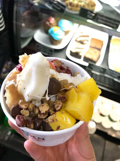 Ice Cream Shop «J.P. Licks», reviews and photos, 150 Charles St, Boston, MA 02114, USA