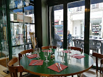 Atmosphère du Café et restaurant de grillades Restaurant le Guillotin à Bourges - n°1