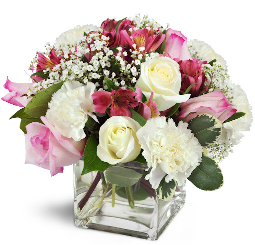 Cynthias Flowers & Gifts image