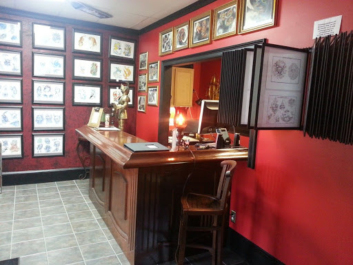 Tattoo Shop «Gold City Tattoo Company», reviews and photos, 66 S 400 Center Ln #200, Dawsonville, GA 30534, USA