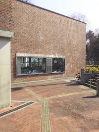 日野市立中央図書館