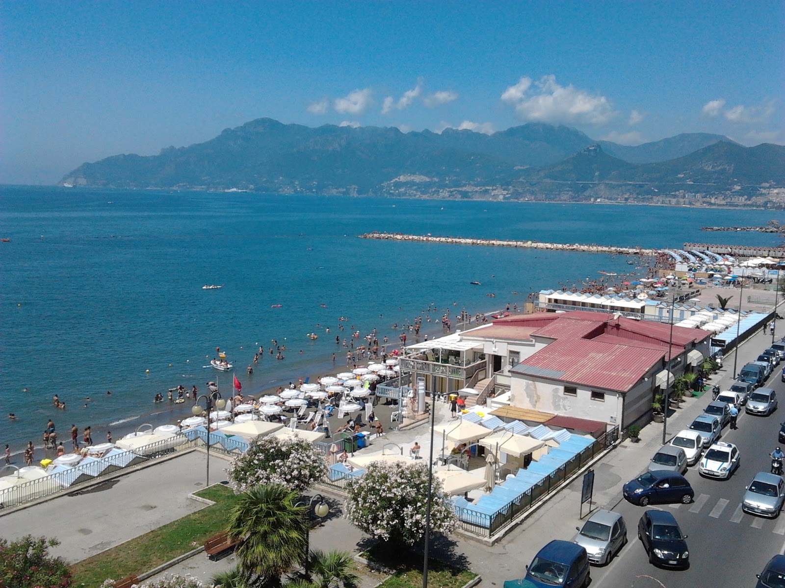 Salerno beach III'in fotoğrafı geniş plaj ile birlikte