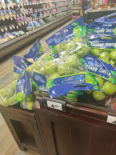 Grocery Store «Kroger», reviews and photos, 15255 Michigan Ave, Dearborn, MI 48126, USA