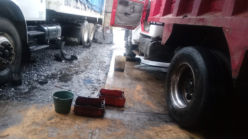 Tracto Servicio Diesel Flores