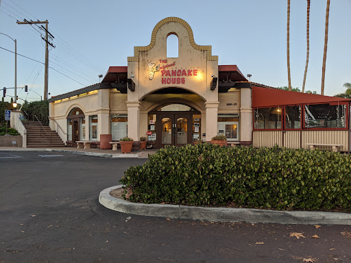 Shopping Mall «West Village Shopping Center», reviews and photos, 162 S Rancho Santa Fe Rd, Encinitas, CA 92024, USA