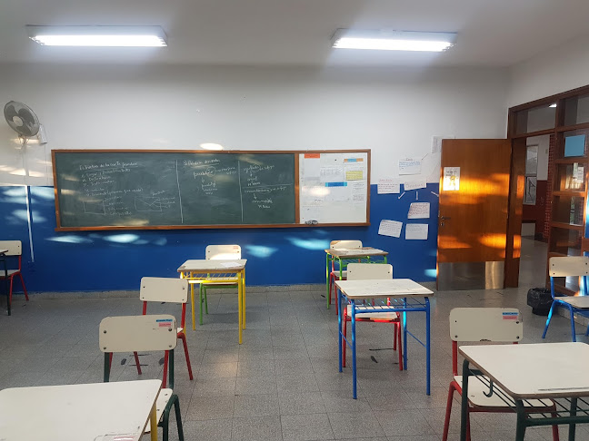 Opiniones de Instituto José Pedro Varela de Enseñanza Secundaria N°5 en Ciudad de la Costa - Escuela