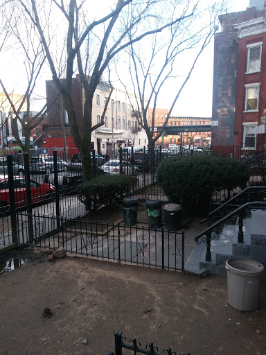 Art Supply Store «Artist & Craftsman Supply Bushwick», reviews and photos, 1449 Broadway, Brooklyn, NY 11221, USA