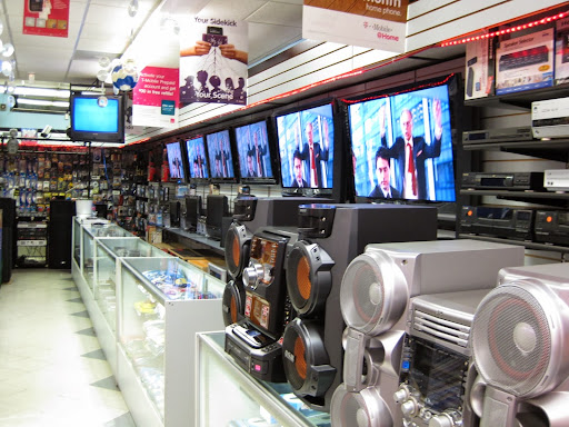 Electronics Repair Shop «Jalisco Electronics», reviews and photos, 1933 W Chicago Ave, Chicago, IL 60622, USA