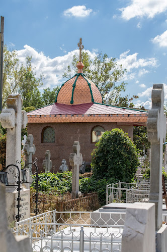 Opinii despre Cimitirul Sfinții Constantin și Elena în <nil> - Arhitect