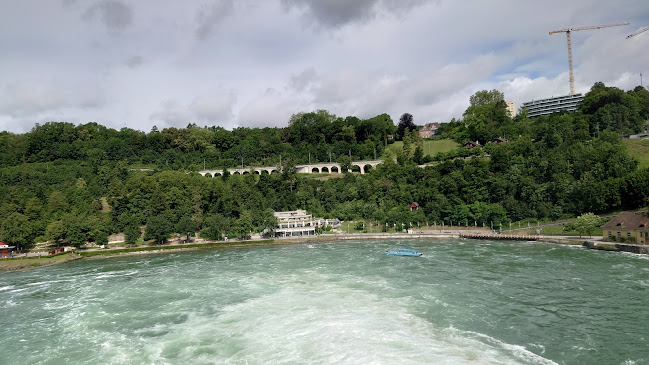 Kommentare und Rezensionen über Parkplatz Rheinfall