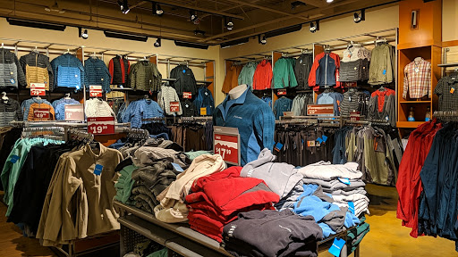 Sportswear Store «Columbia Sportswear Outlet Store - Prime Outlets in Ellenton», reviews and photos, 5661 Factory Shops Blvd #470, Ellenton, FL 34222, USA