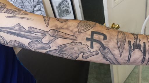 Tattoo Shop «OCTOPUS INK TATTOO», reviews and photos, 410 1st St, Lake Oswego, OR 97034, USA