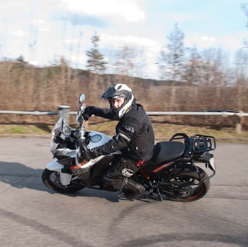 L-team.ch Roman Looser & Manuela Bredow Auto & Motorradfahrschule - Fahrschule