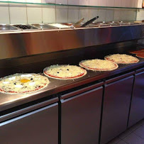 Atmosphère du Pizzeria Pizza La Festina à Romans-sur-Isère - n°1