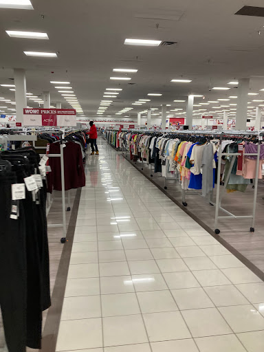 Clothing Store «Burlington Coat Factory», reviews and photos, 6055 E Main St, Columbus, OH 43213, USA