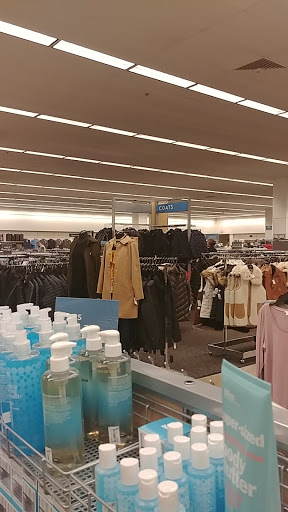 Department Store «Nordstrom Rack The Shops at Oak Brook Place», reviews and photos, 2155 22nd St, Oak Brook, IL 60523, USA